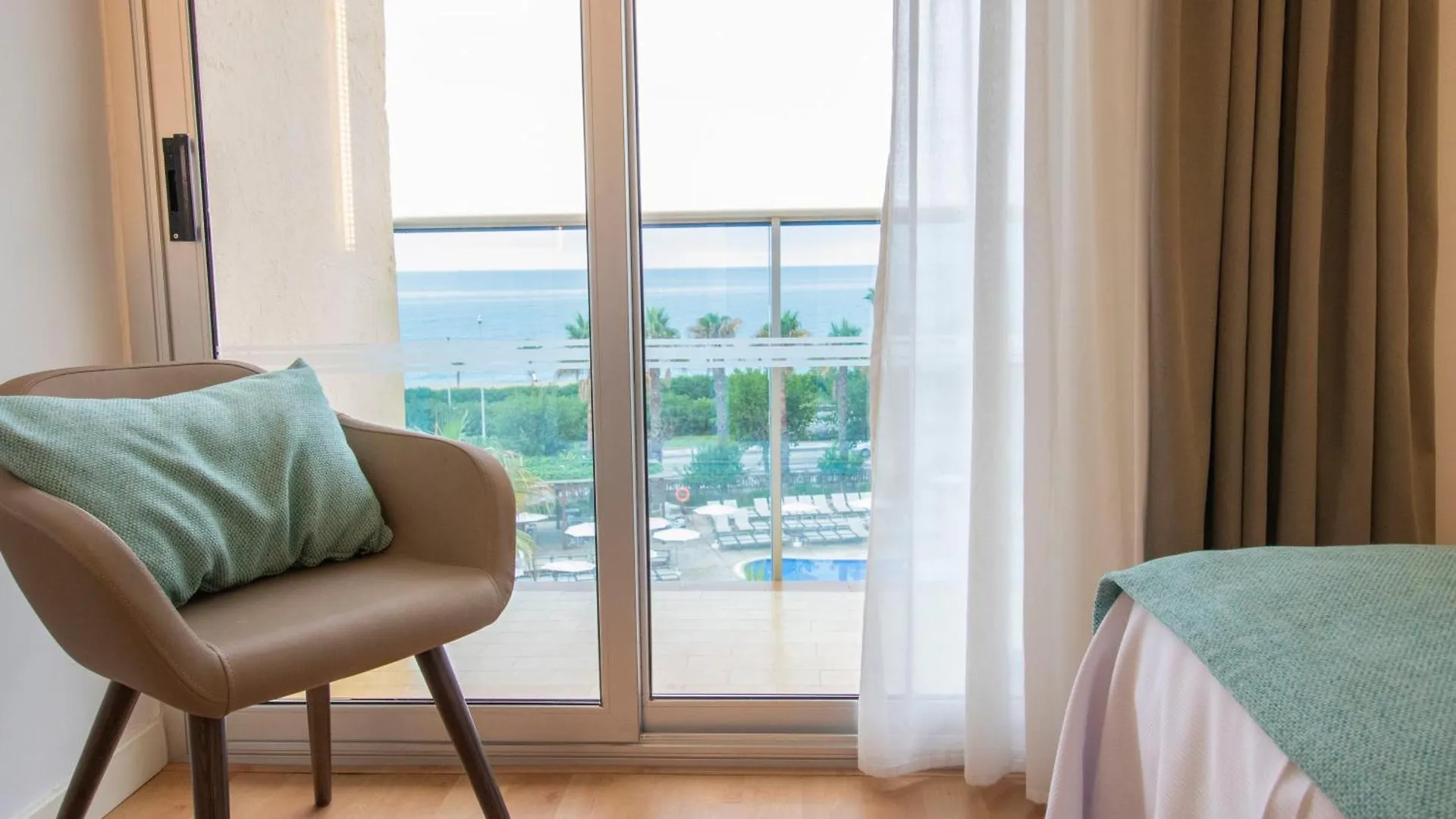 **** Hotel Golden Taurus Aquapark Resort Pineda de Mar Španělsko